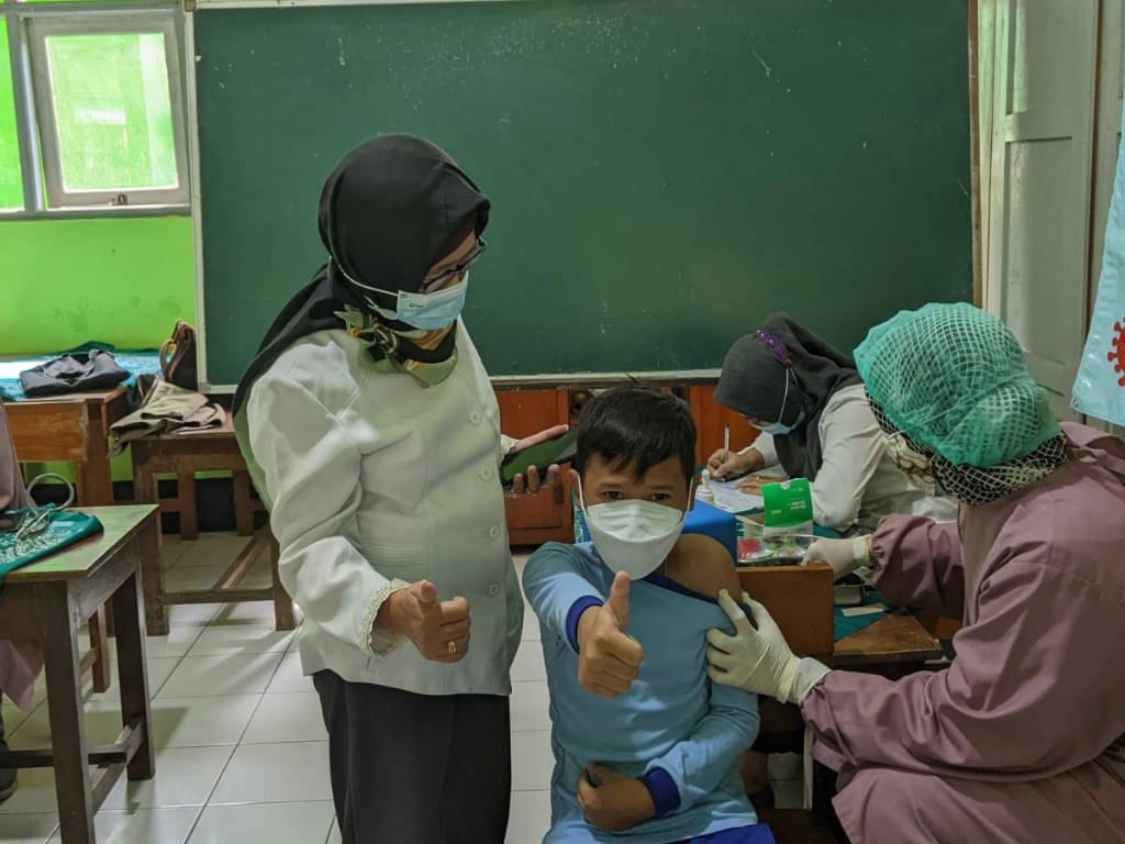 Vaksinasi Anak di SD Negeri Badran